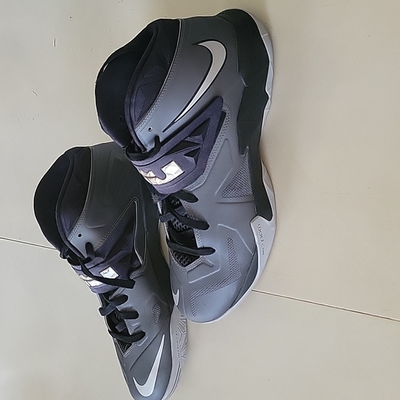 Nike Lebron Zoom Soldier 7 - Picture 3 of 7
